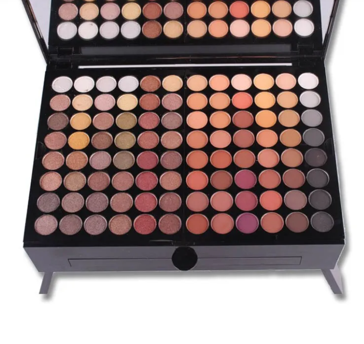 Set de Sombras y Rubor de 180 Colores