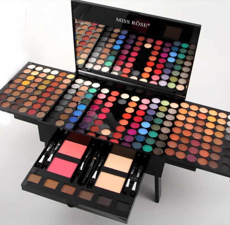 Set de Sombras y Rubor de 180 Colores
